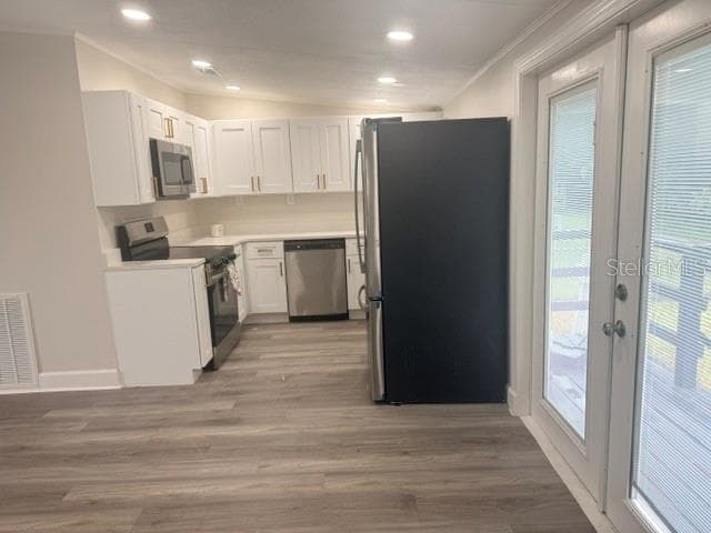 Manufactured Home at 6310 SE 142ND LN, SUMMERFIELD, photo 7 of 21