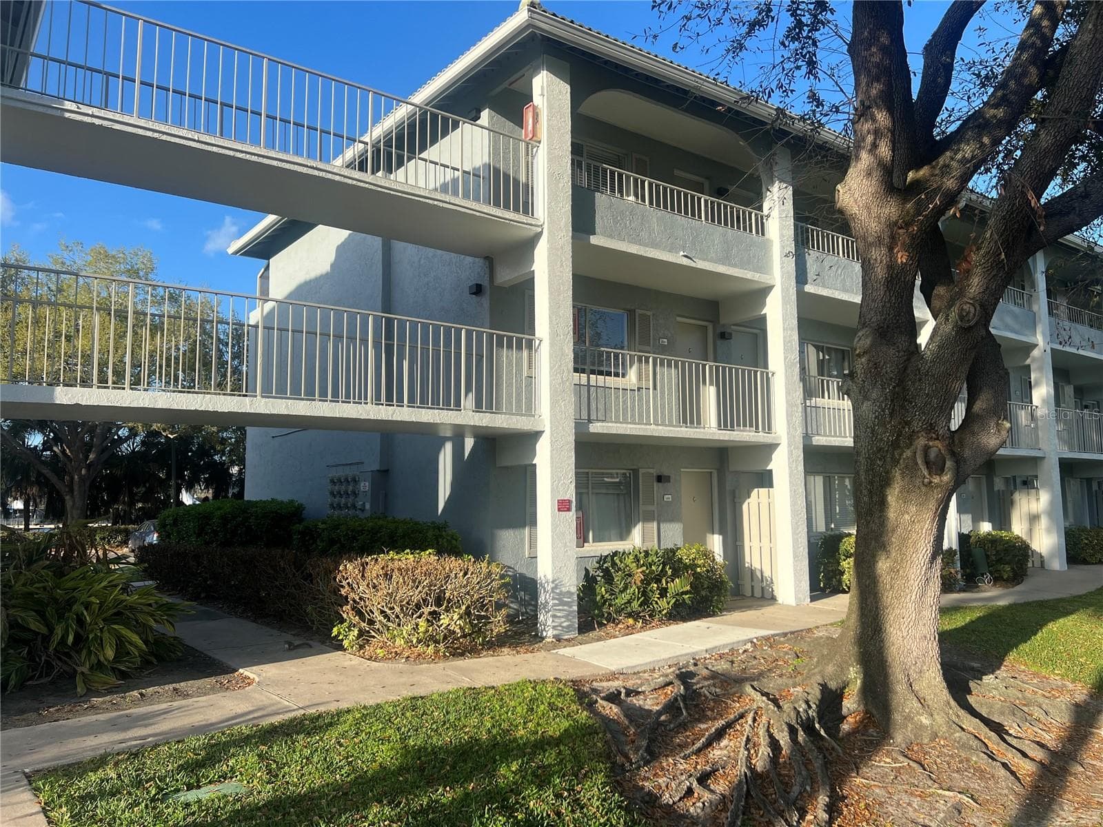 133 OYSTER BAY CIR #101