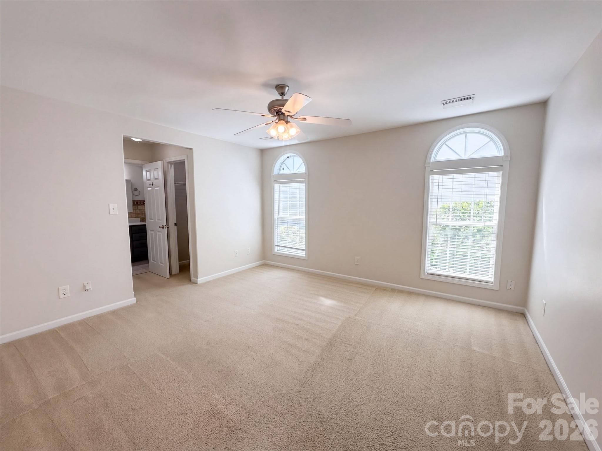 Single Family Residence at 10526 Glory Meadow Court, Charlotte, photo 4 of 20
