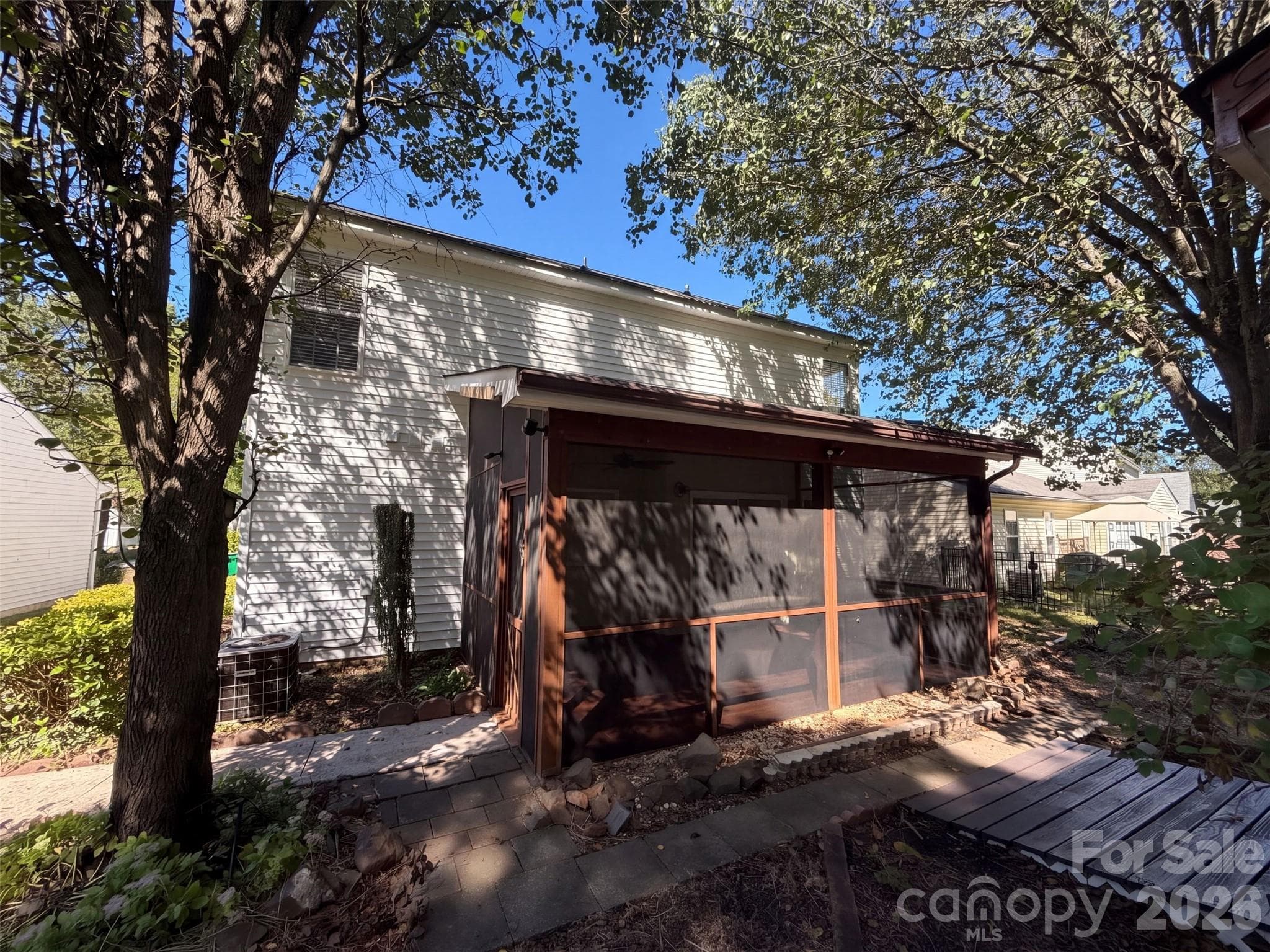 Single Family Residence at 10526 Glory Meadow Court, Charlotte, photo 5 of 20