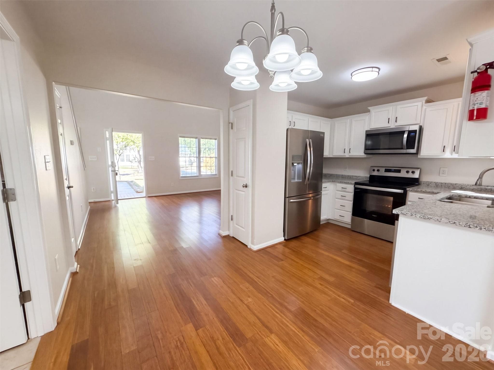 Single Family Residence at 10526 Glory Meadow Court, Charlotte, photo 7 of 20