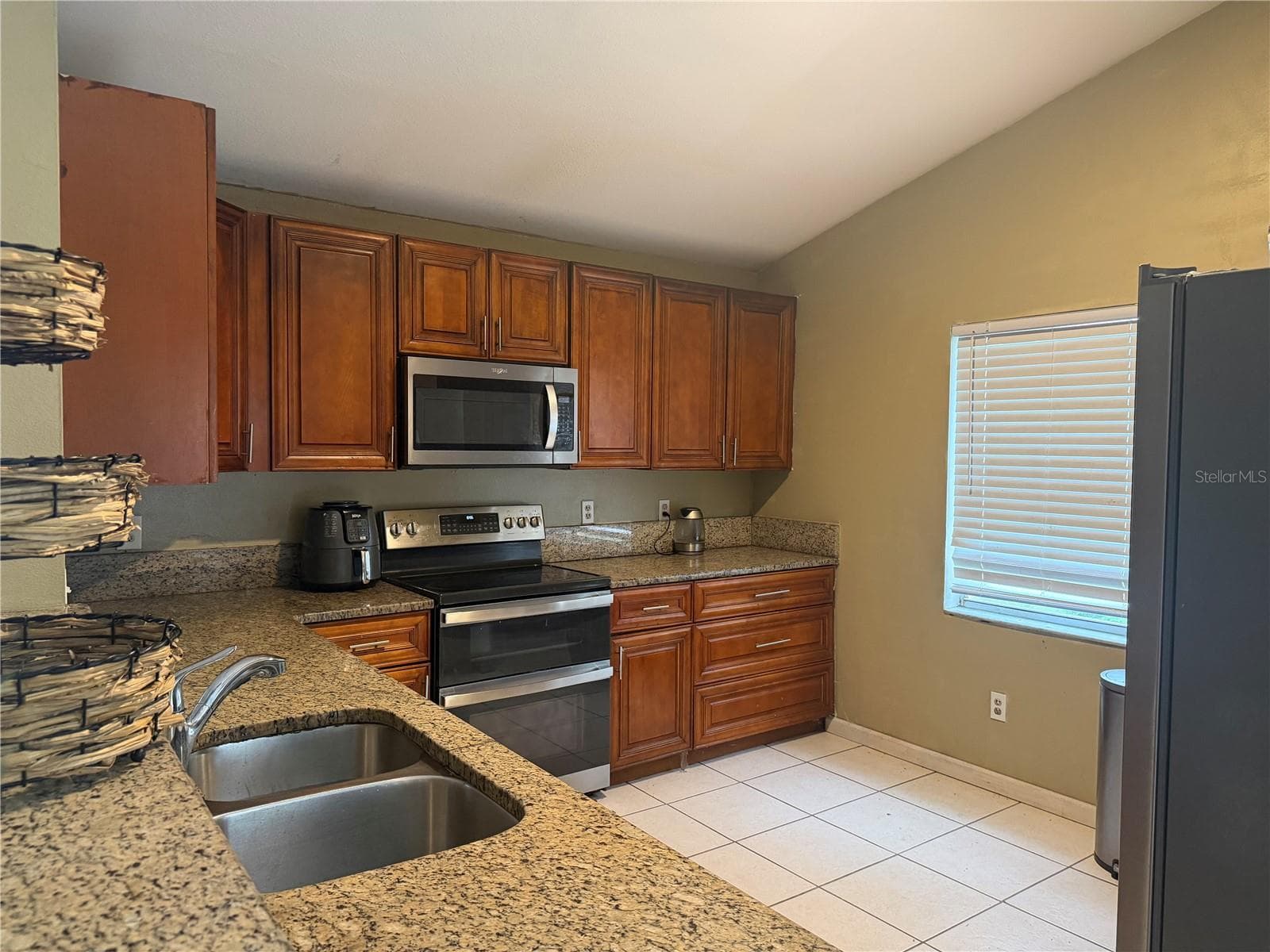 KITCHEN - 7912 ANTIBES CT, ORLANDO