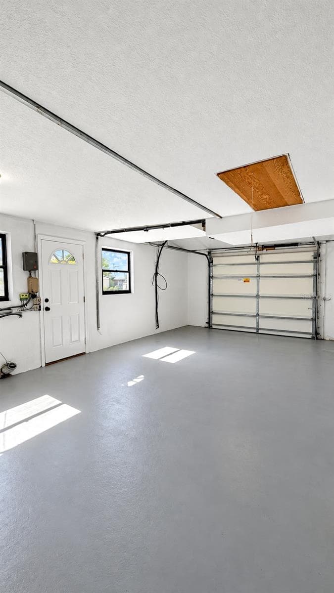 1 car garage - 3708 HOLIDAY LAKE DR, HOLIDAY