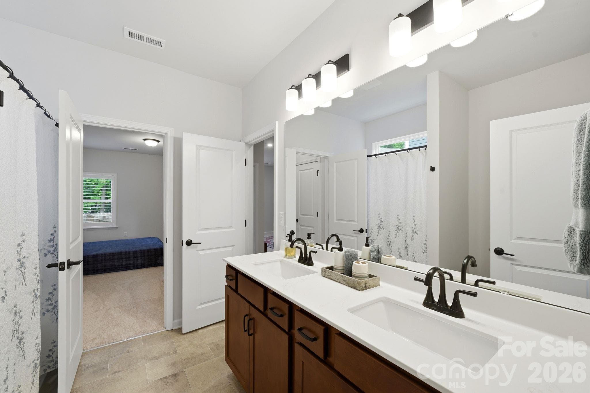Single Family Residence at 6109 Sunspear Lane, Charlotte, photo 25 of 43