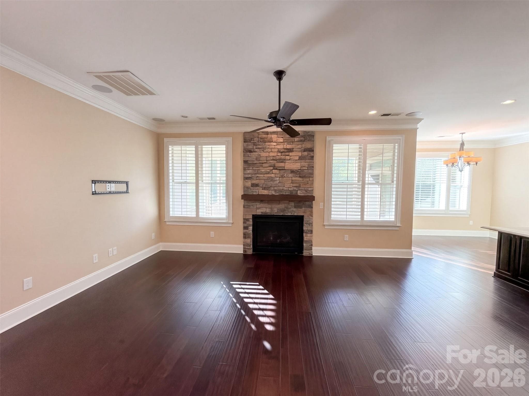 Single Family Residence at 14629 Glen Valley Court, Charlotte, photo 3 of 31