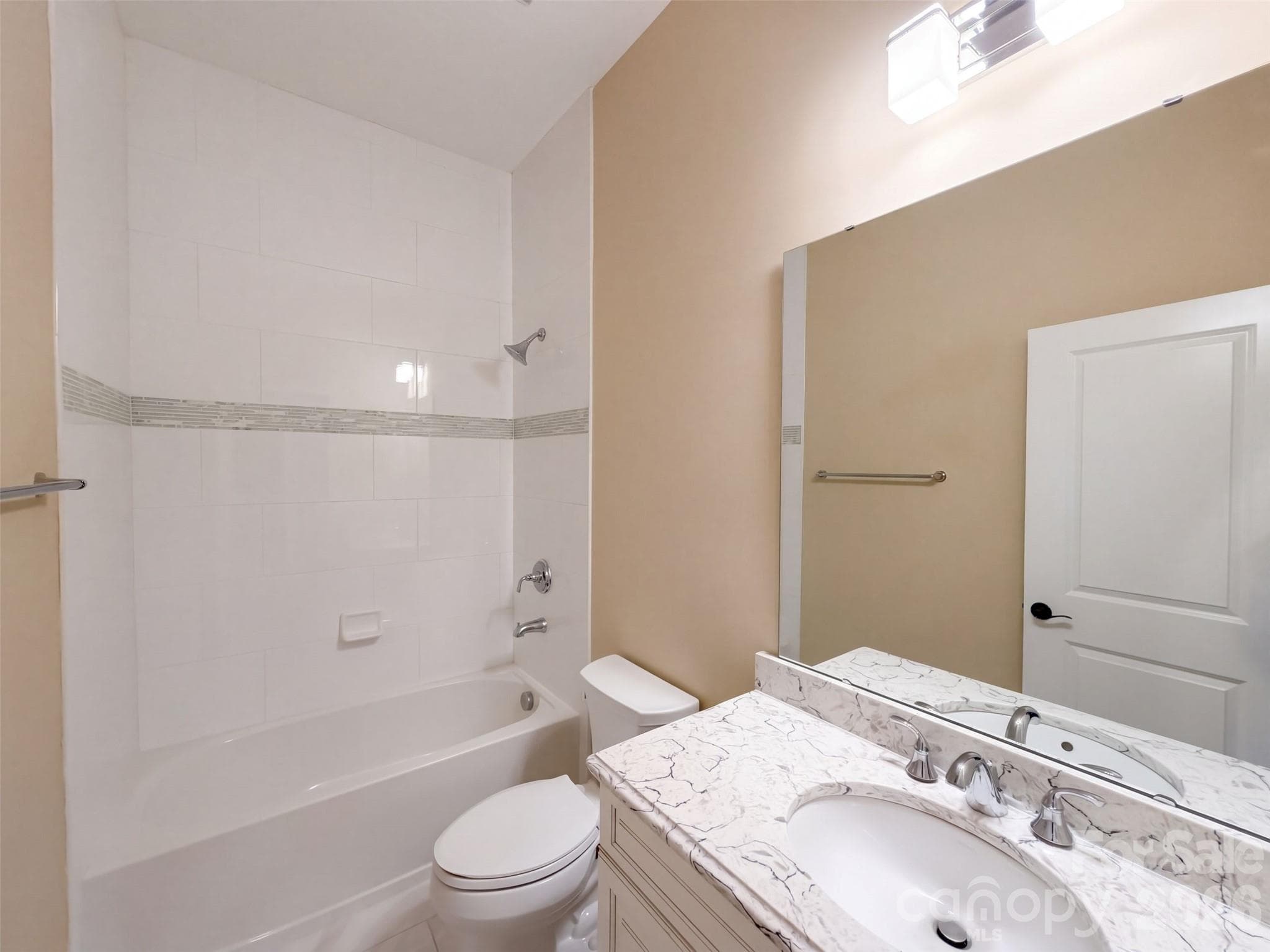 Single Family Residence at 14629 Glen Valley Court, Charlotte, photo 14 of 31