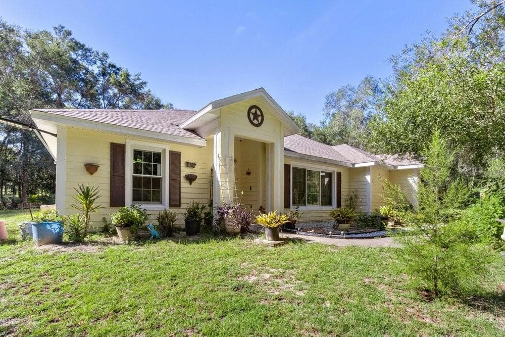 Single Family Residence at 8708 E GALATIA LN, FLORAL CITY, photo 2 of 41