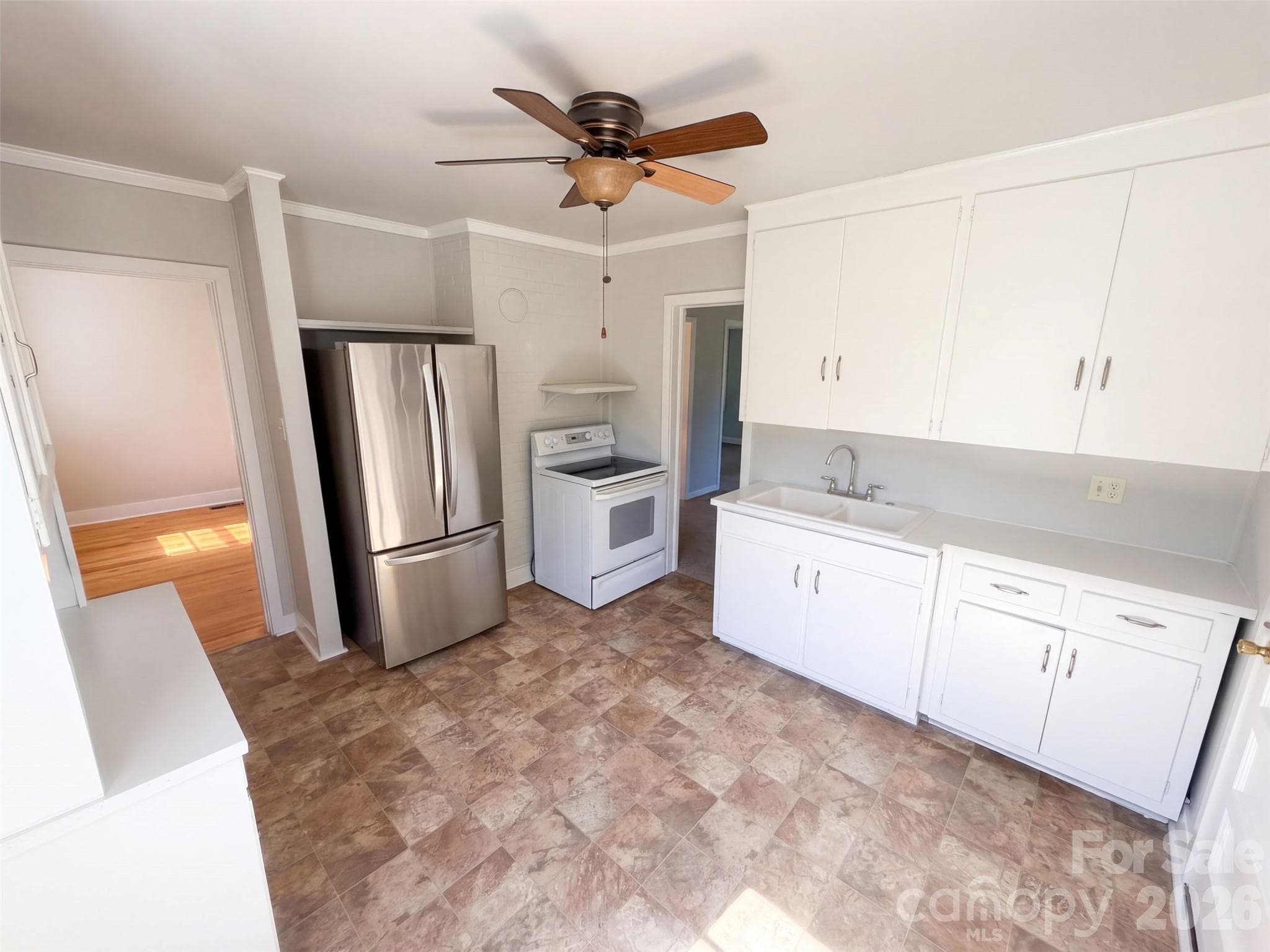 Single Family Residence at 521 Grace Avenue, Lancaster, photo 2 of 13