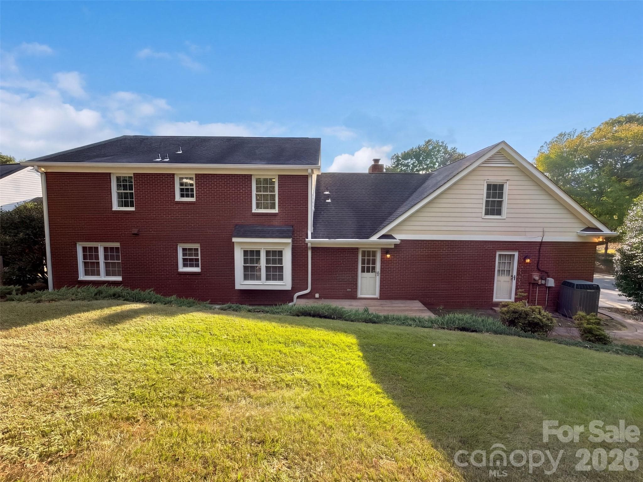 Single Family Residence at 201 Wainsley Place, Matthews, photo 5 of 28