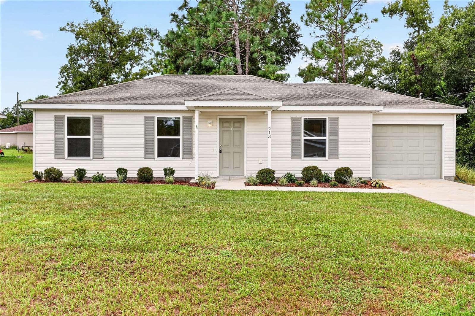 213 OAK LN
