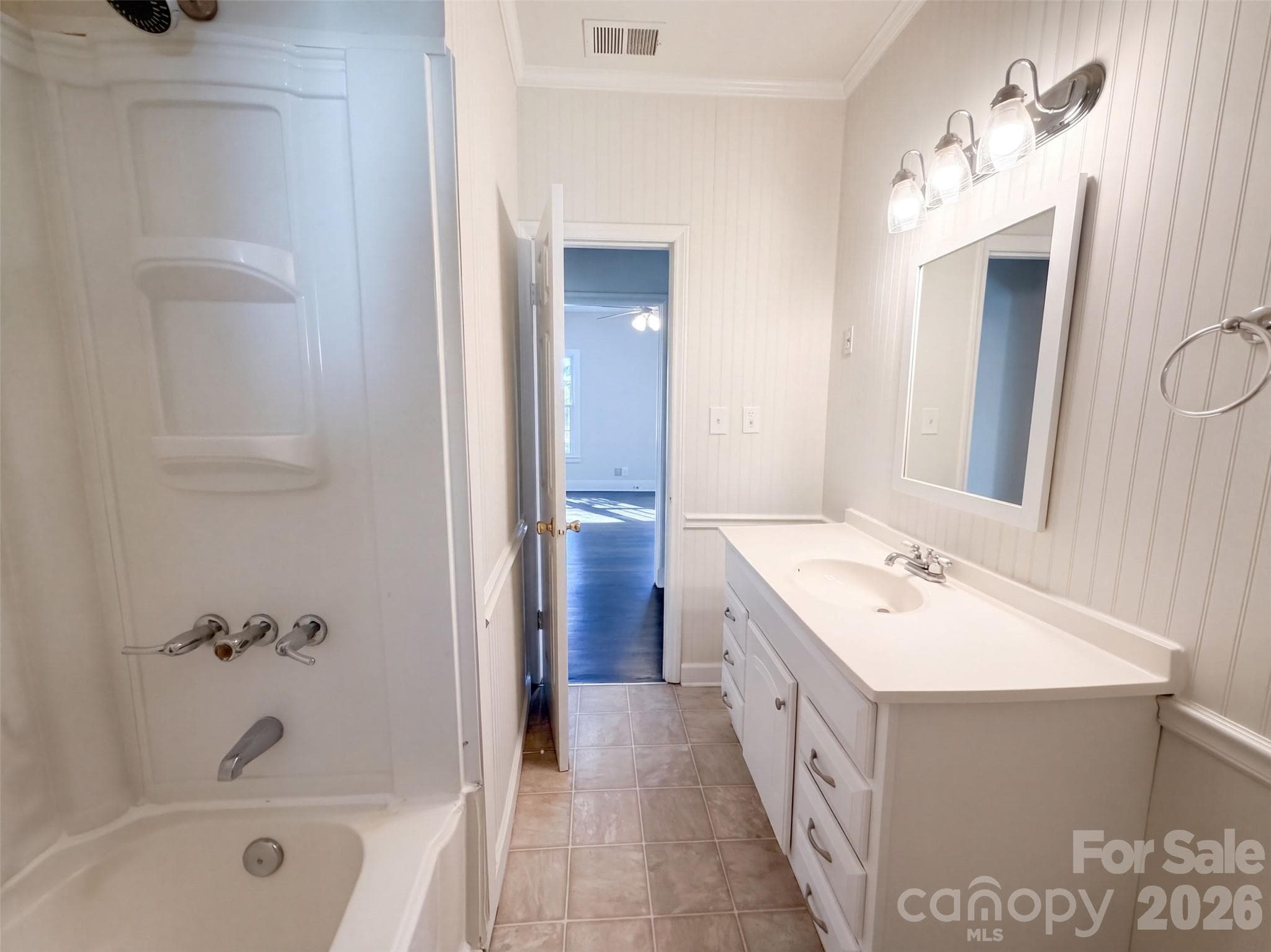 Single Family Residence at 208 Pressly Street, Clover, photo 8 of 15