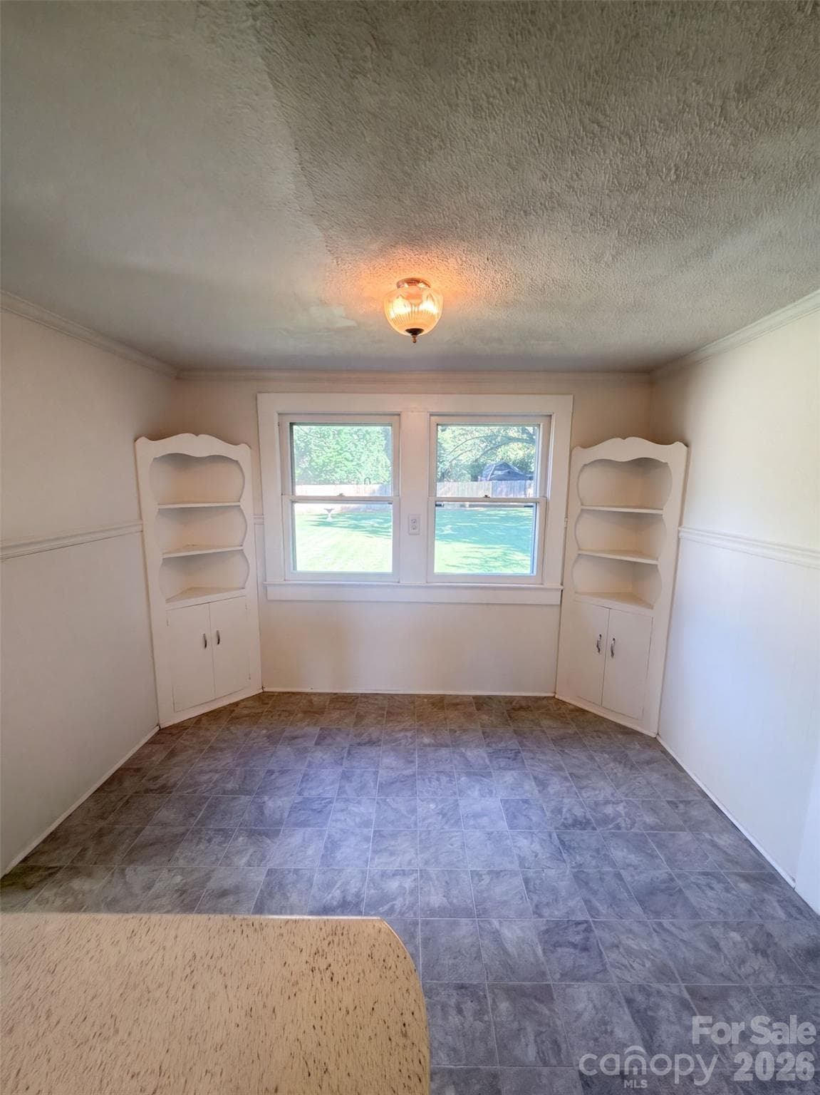 Single Family Residence at 208 Pressly Street, Clover, photo 11 of 15