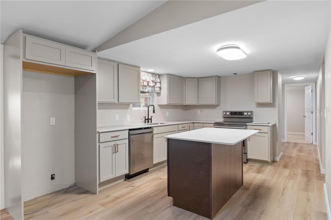 Kitchen - 3305 S Alabama AVE, HOMOSASSA FL 34448