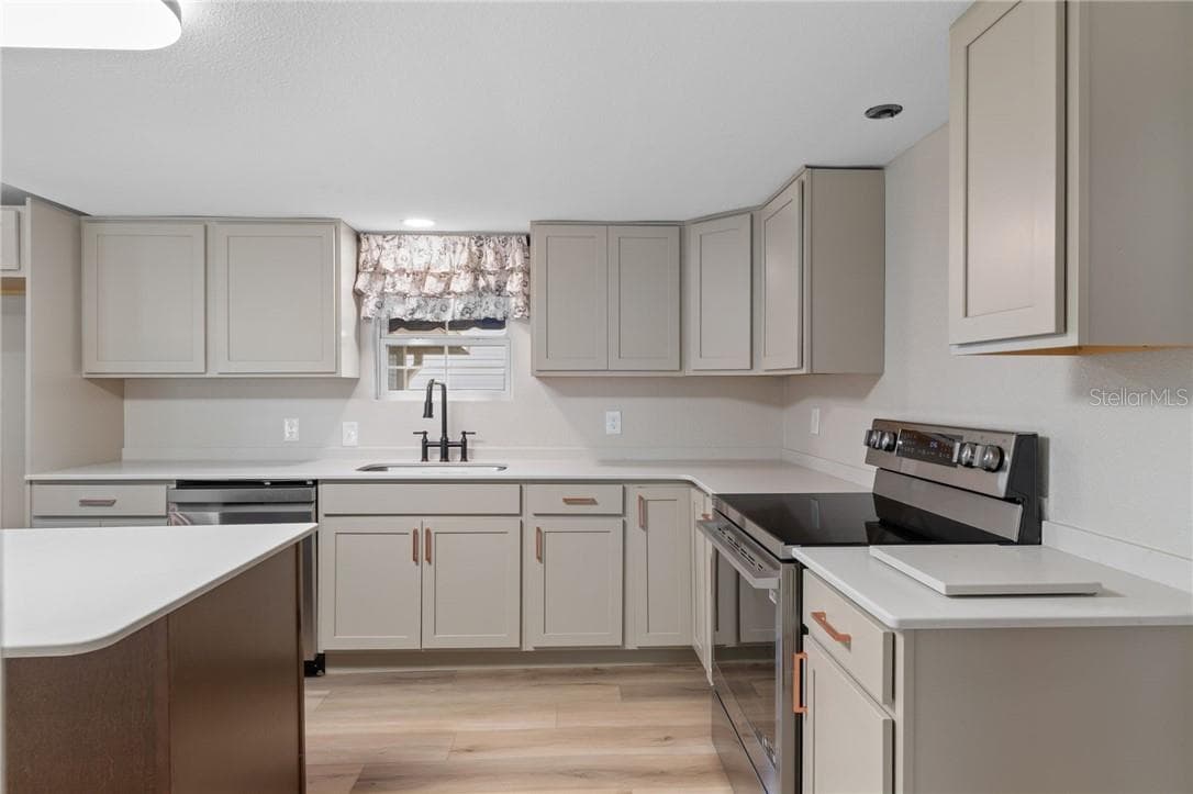 Kitchen - 3305 S Alabama AVE, HOMOSASSA FL 34448