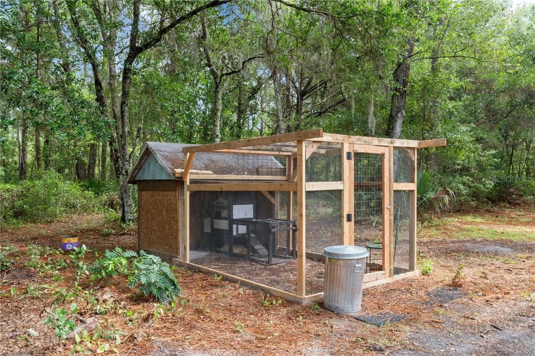 Chicken Coop - 3305 S Alabama AVE, HOMOSASSA FL 34448