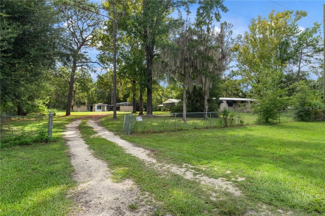 Front driveway - 3305 S Alabama AVE, HOMOSASSA FL 34448