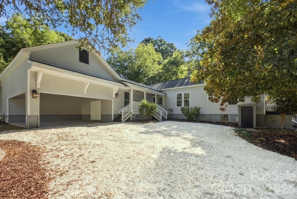 Single Family Residence at 315 Confederate Street, Fort Mill, photo 7 of 42