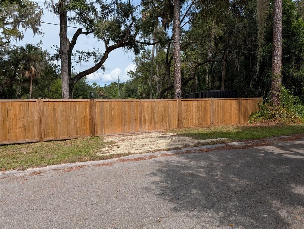 Double gate entrance from Oak Dr - 34 Palm DR, INGLIS FL 34449