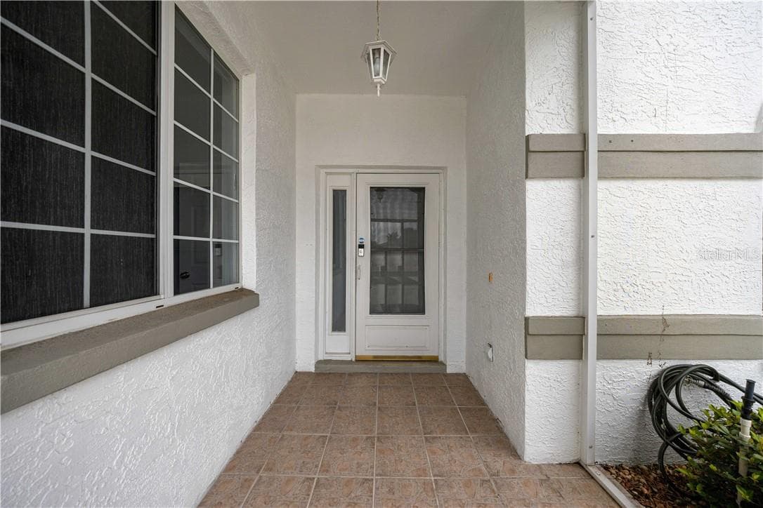 Screen Doorway - 2379 NW 55th Avenue RD, OCALA FL 34482, Ocala