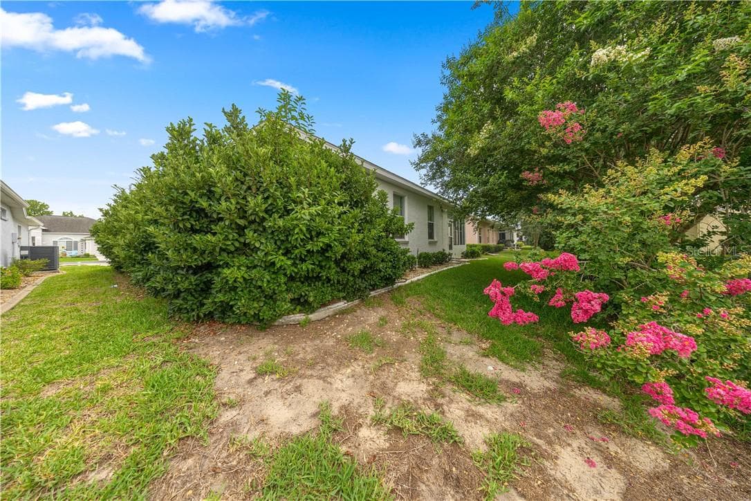 Mature & Private Landscaping - 2379 NW 55th Avenue RD, OCALA FL 34482, Ocala