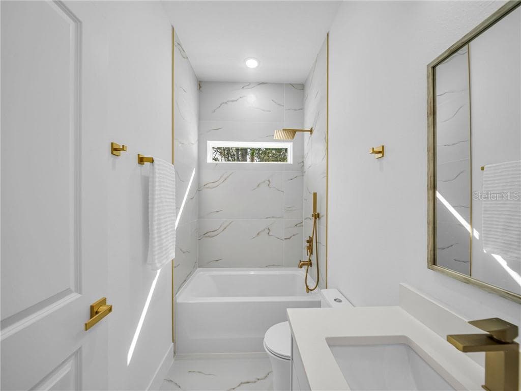 Guest Bathroom with Modern Fixtures - 6664 N Bedstrow BLVD, CITRUSSPRINGS FL 34434, Citrus Springs