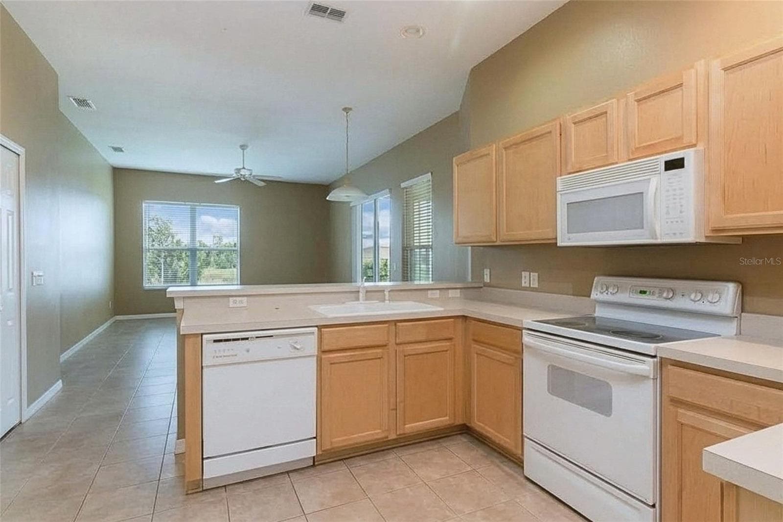 Single Family Residence at 2336 RYE GRASS LN, OVIEDO, photo 5 of 20