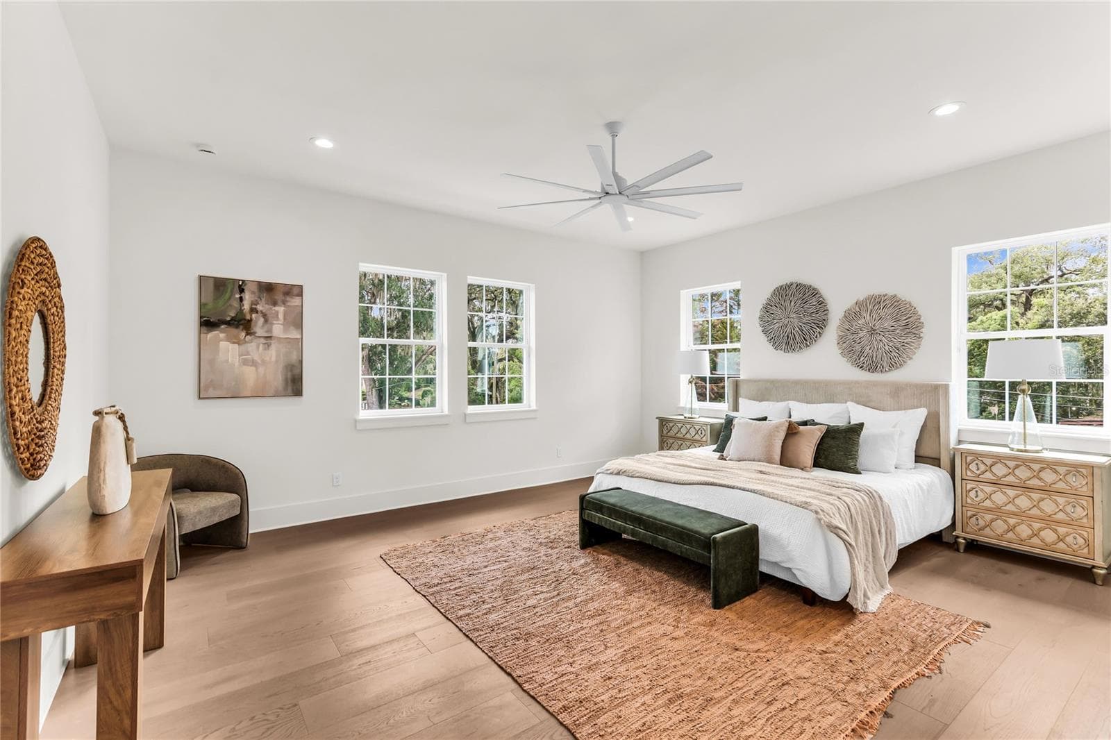 LUXURIOUS PRIMARY SUITE - 1430 STETSON ST, ORLANDO