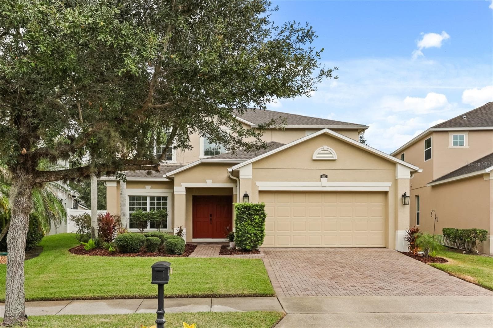 9117 OAK COMMONS WAY