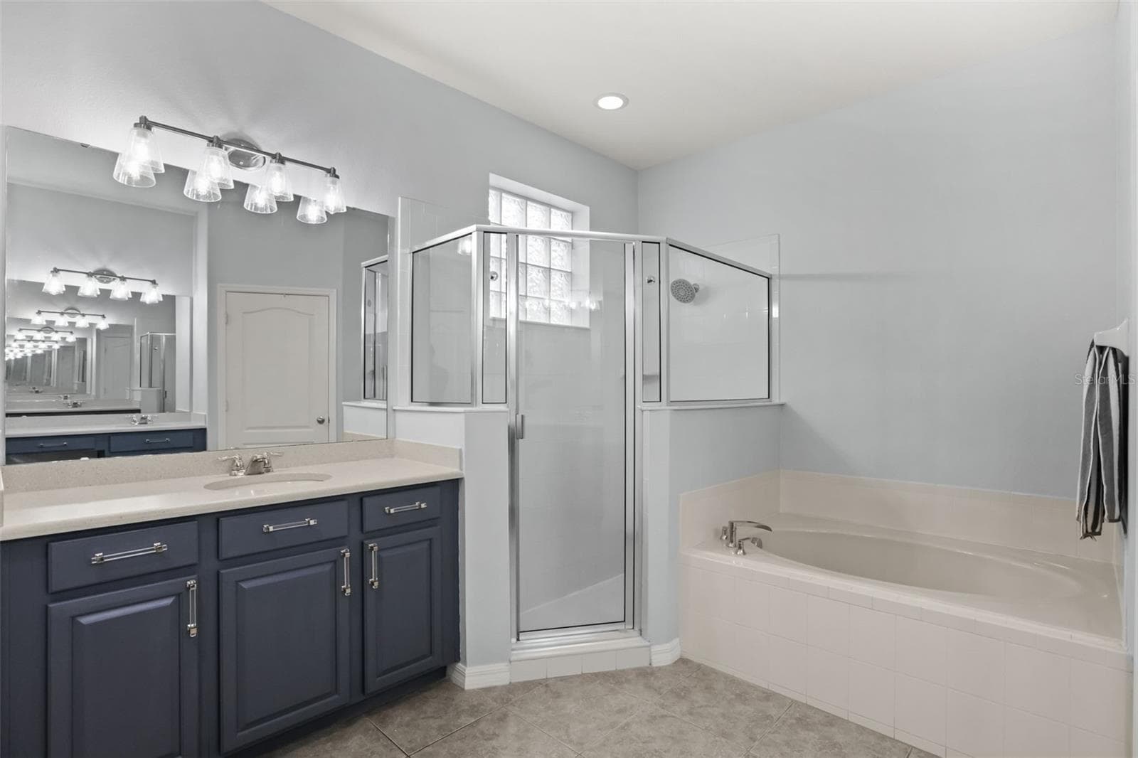 Single Family Residence at 9117 OAK COMMONS WAY, ORLANDO, photo 20 of 45