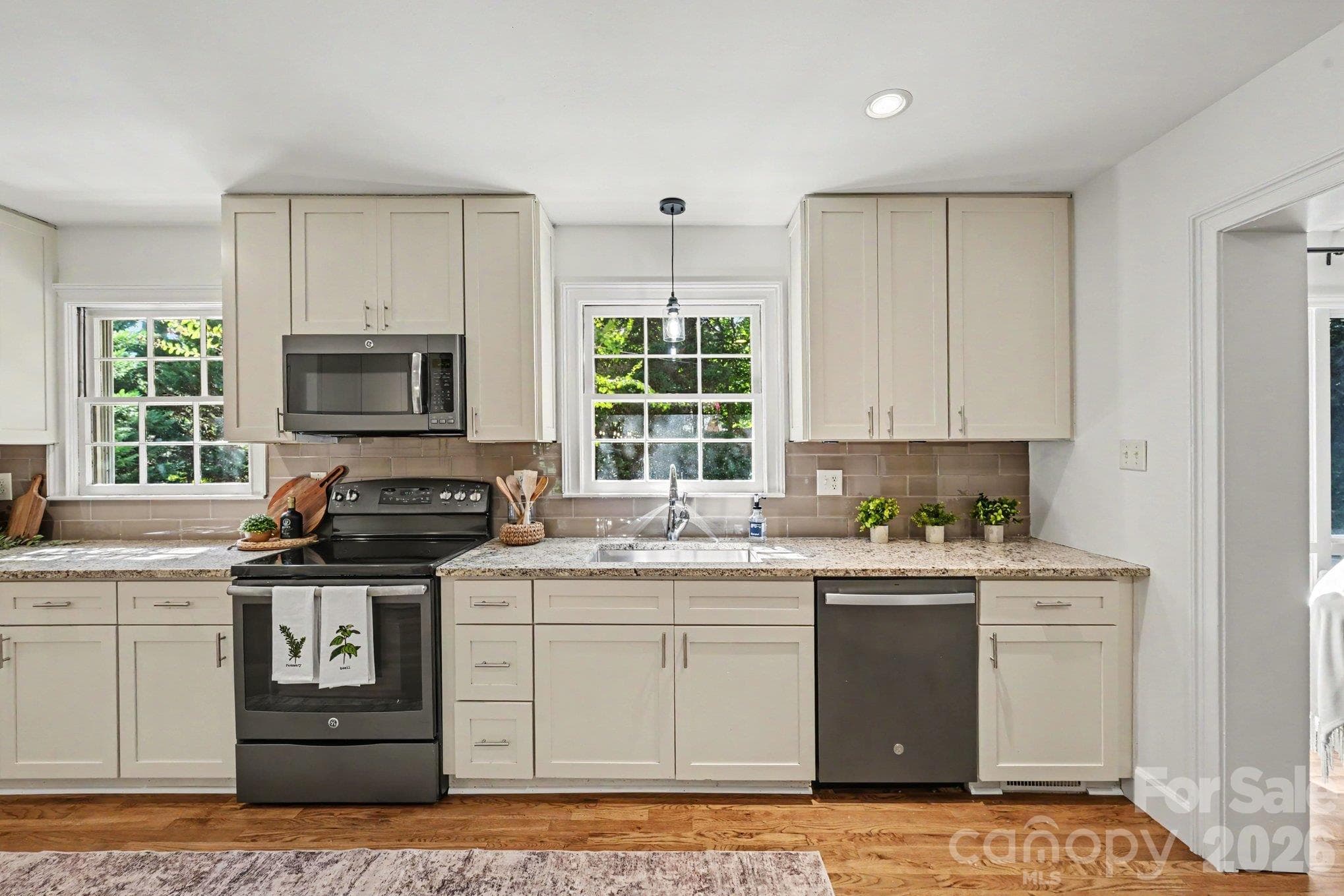Single Family Residence at 2271 Ferncliff Road, Rock Hill, photo 5 of 21