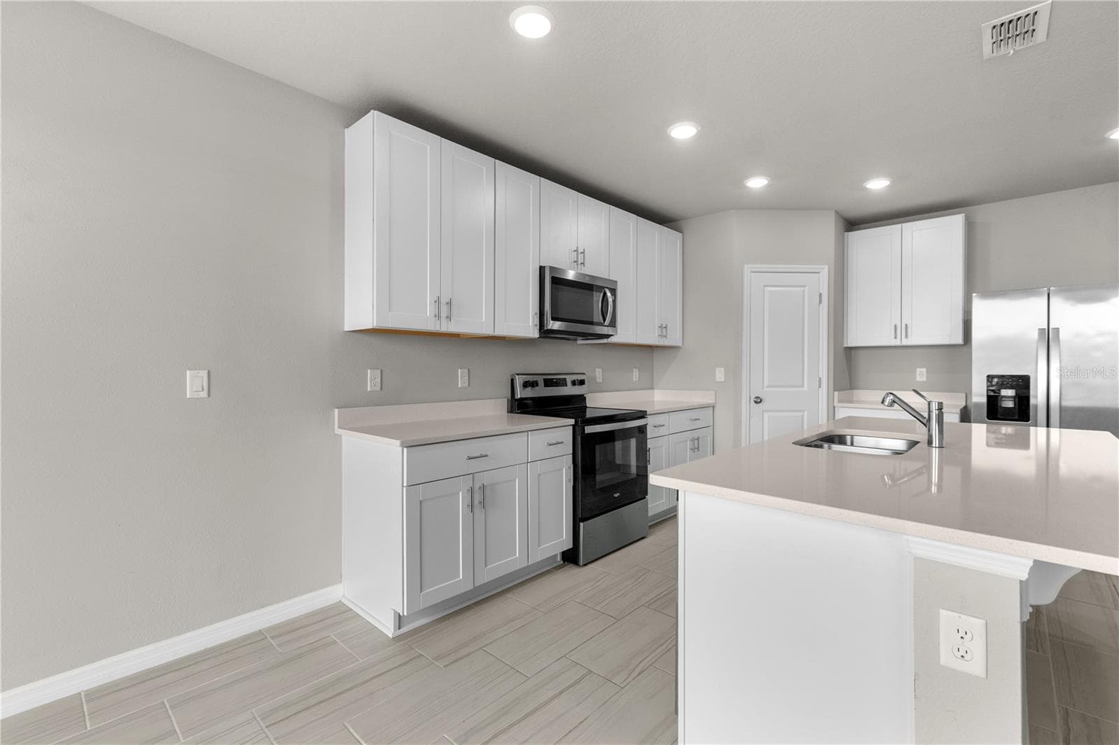 Single Family Residence at 13911 RICHLAND GULF CIR, PARRISH, photo 9 of 52