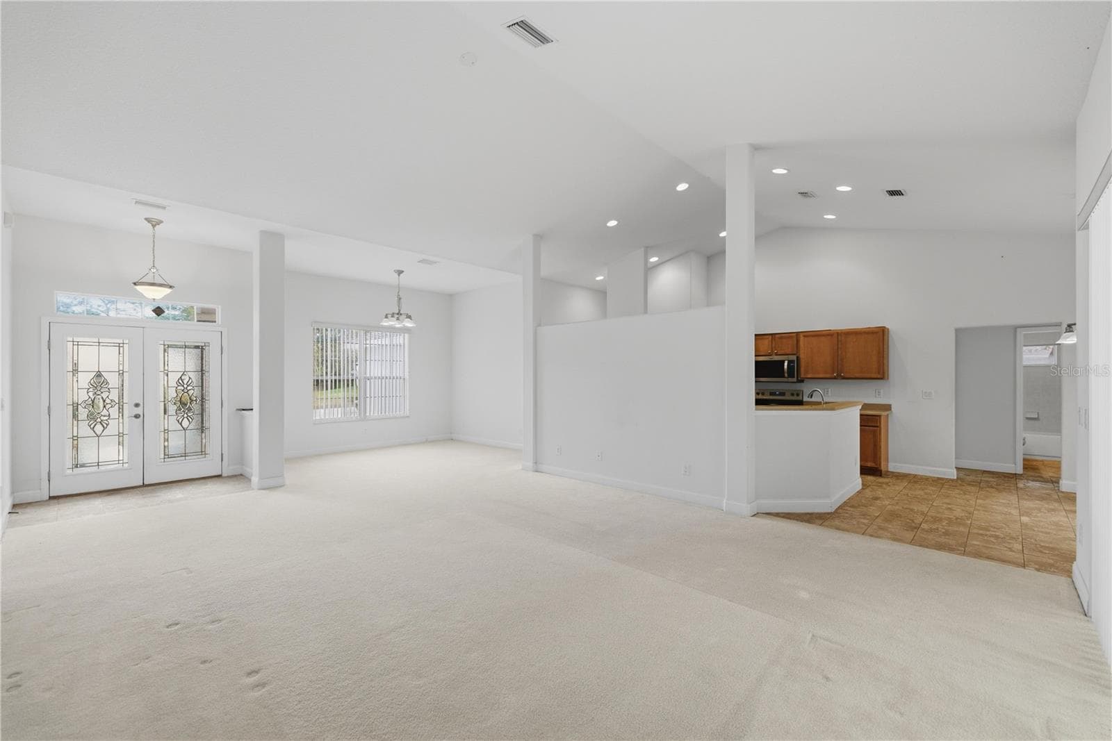 Single Family Residence at 2820 E NEWHAVEN ST, INVERNESS, photo 10 of 64