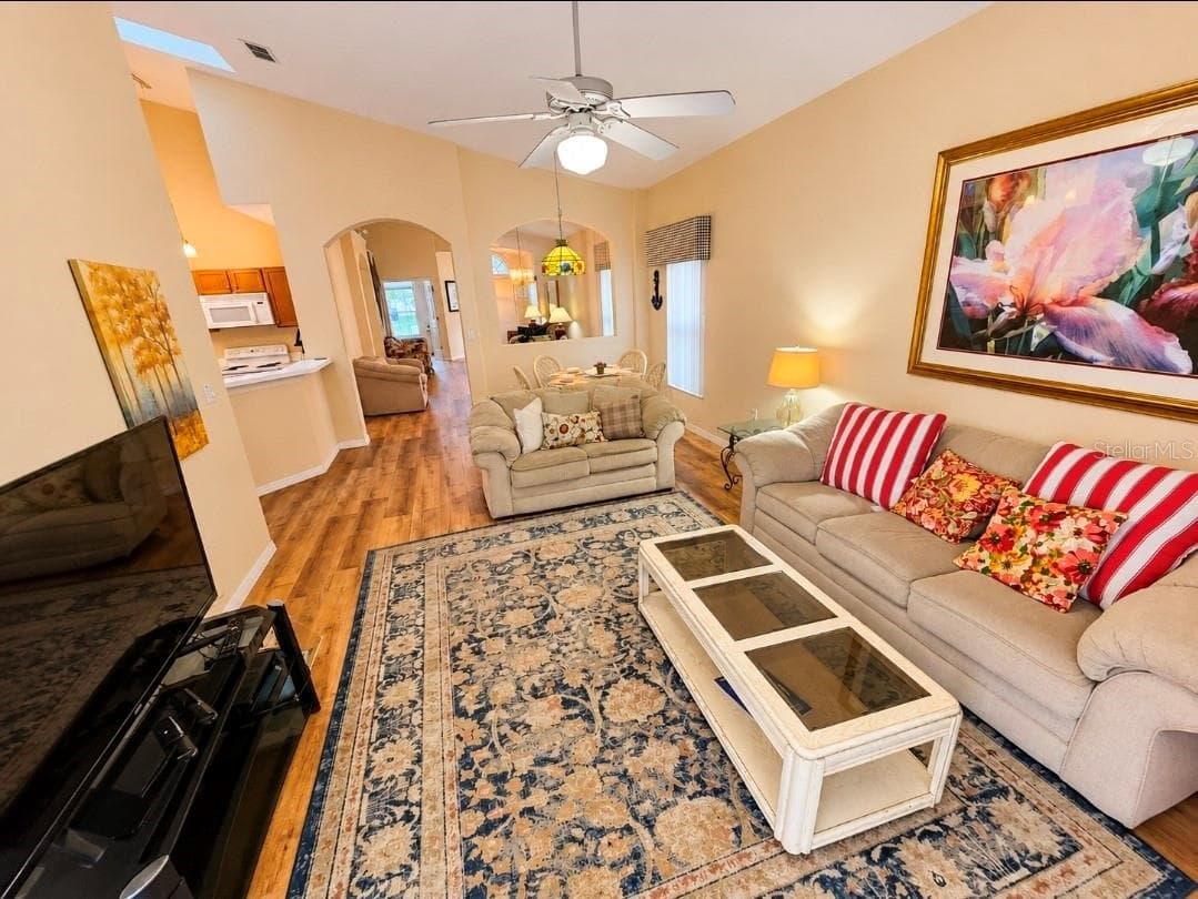 LIVING ROOM - 4640 EAGLE PEAK DR, KISSIMMEE