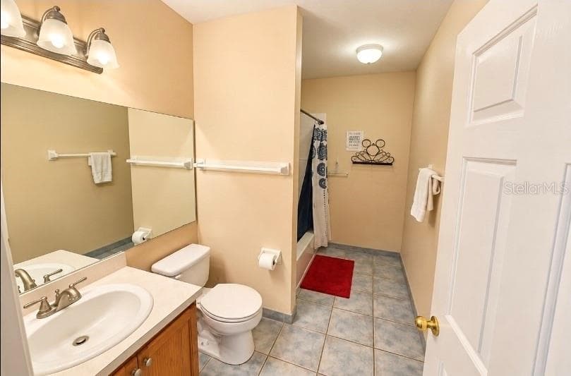 BATH 2 - 4640 EAGLE PEAK DR, KISSIMMEE
