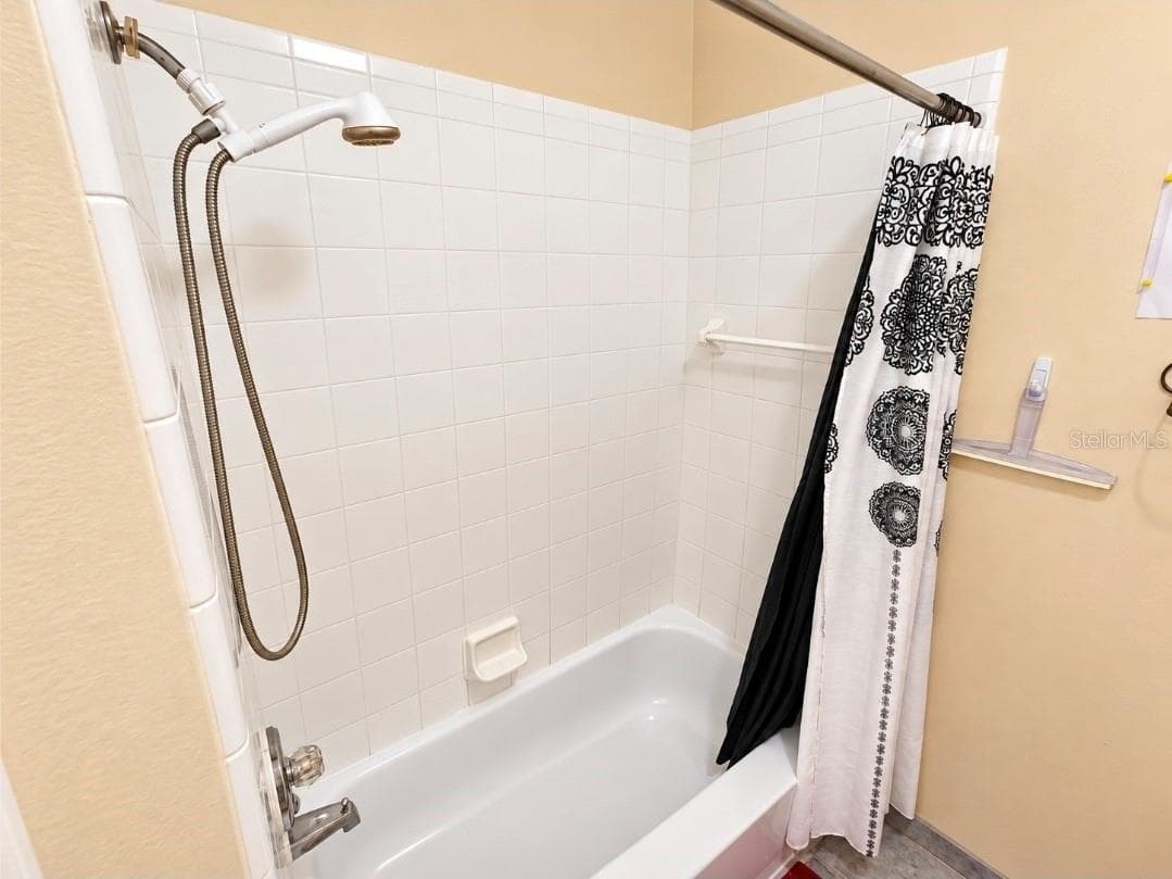 BATH 2 - 4640 EAGLE PEAK DR, KISSIMMEE