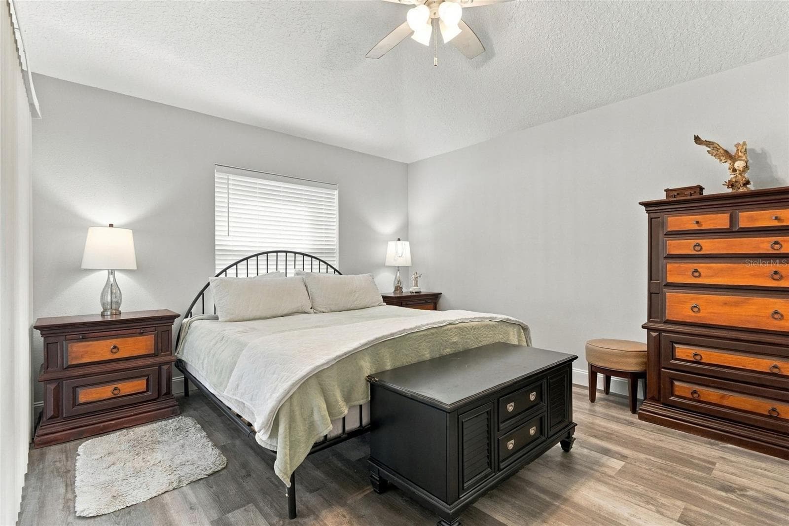 Primary bedroom suite. - 430 DEANNA CIR, DELAND