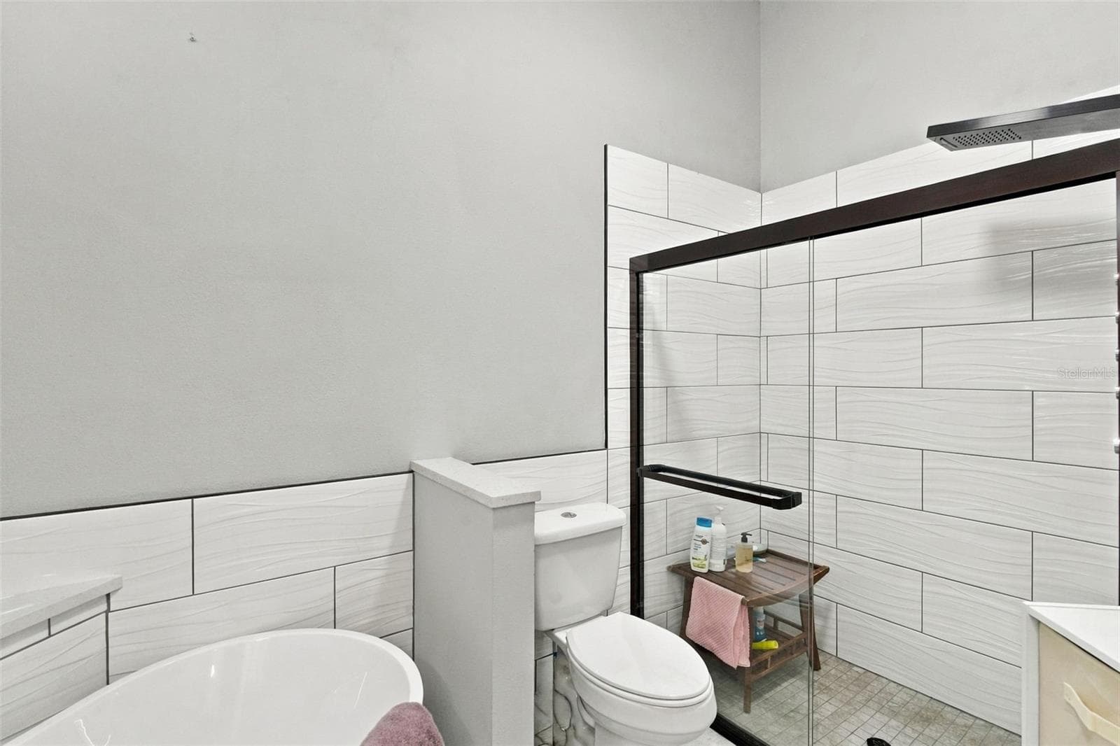 Ensuite bath. - 430 DEANNA CIR, DELAND