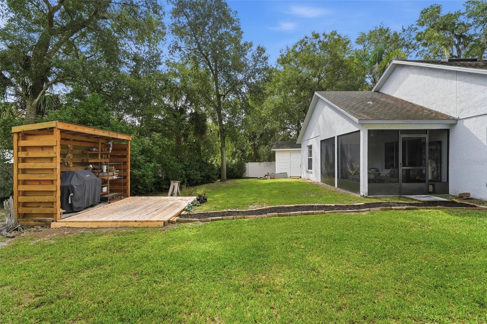 Large, private back yar. - 430 DEANNA CIR, DELAND