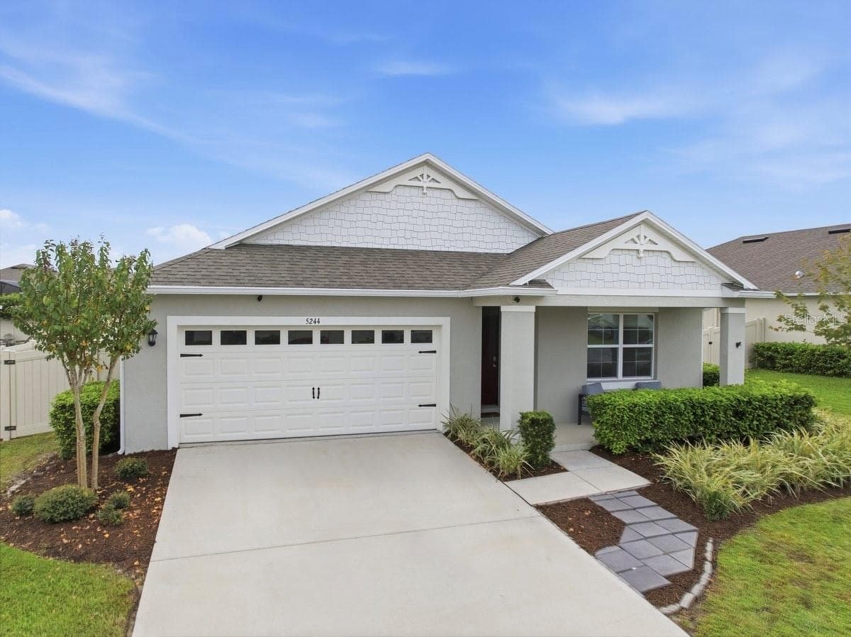 Single Family Residence at 5244 GREENHEART AVE, MOUNT DORA, photo 2 of 28