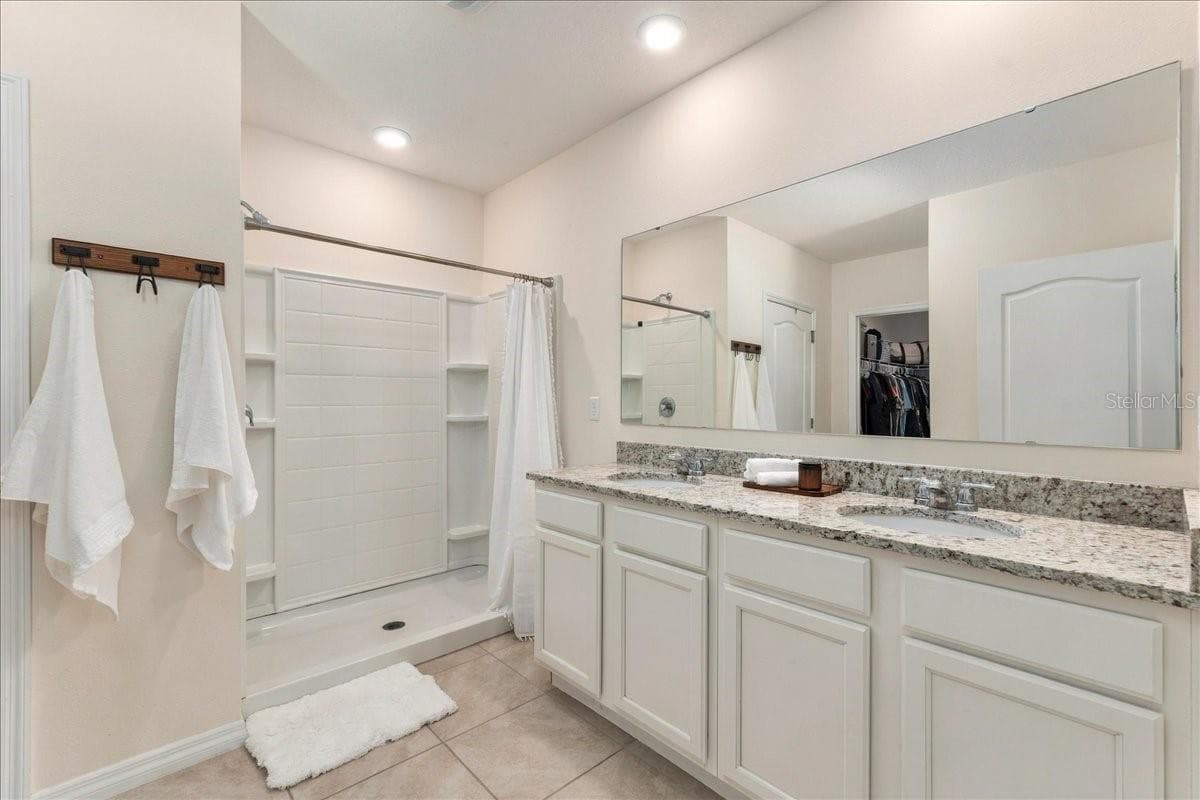 Single Family Residence at 5244 GREENHEART AVE, MOUNT DORA, photo 12 of 28