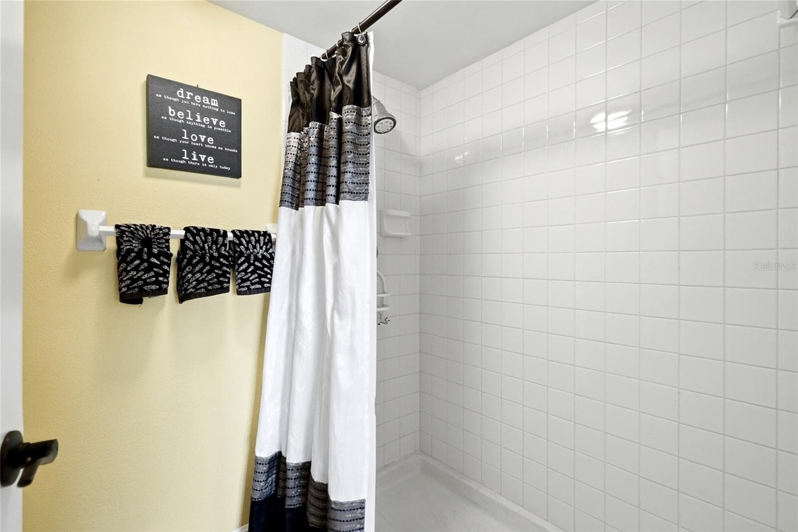 Condominium at 1328 PASADENA AVE S #308, SOUTH PASADENA, photo 20 of 33
