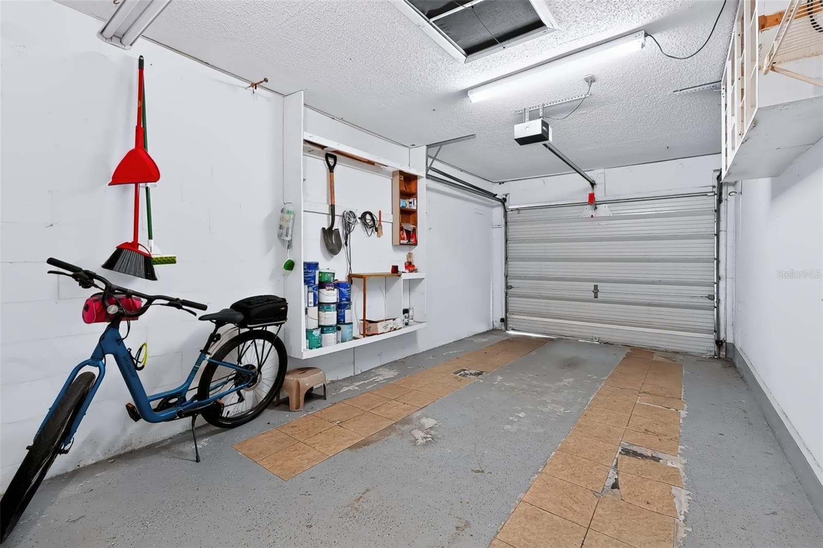 Garage - 852 OXFORD CT, DUNEDIN