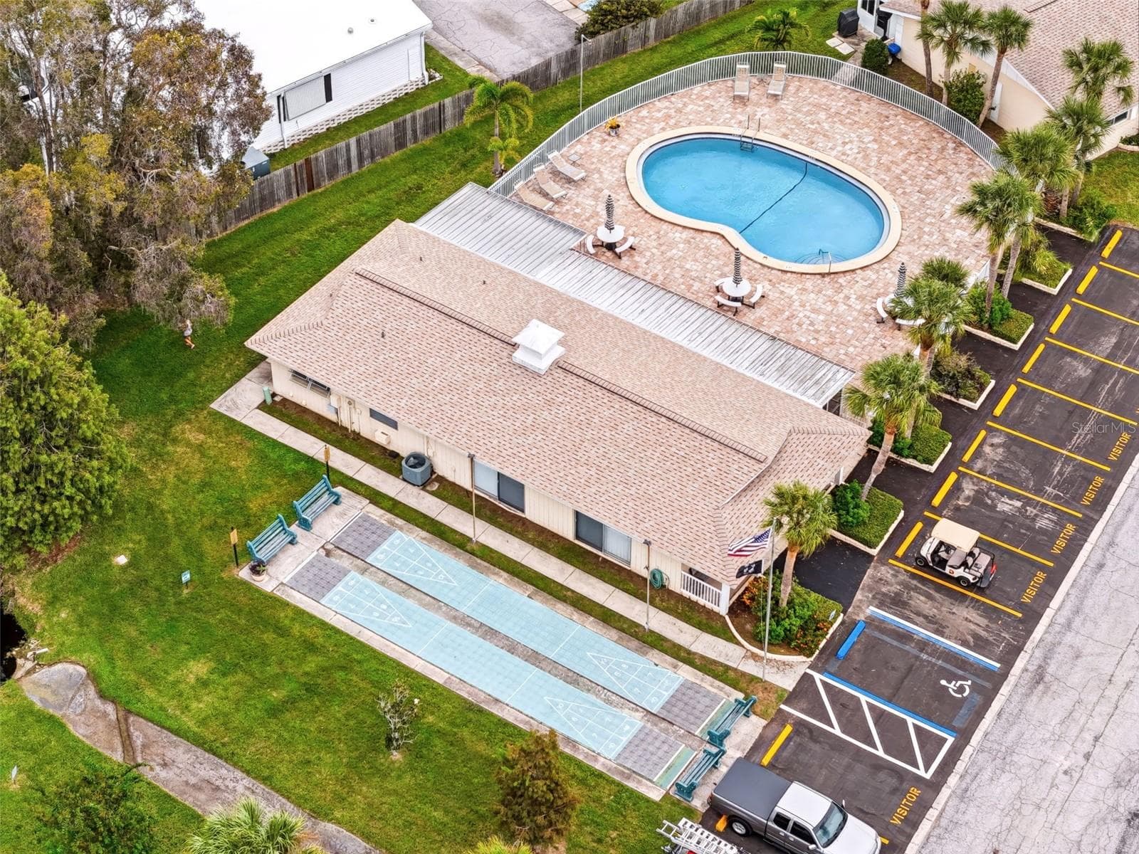 Pool and Shuffleboard - 852 OXFORD CT, DUNEDIN