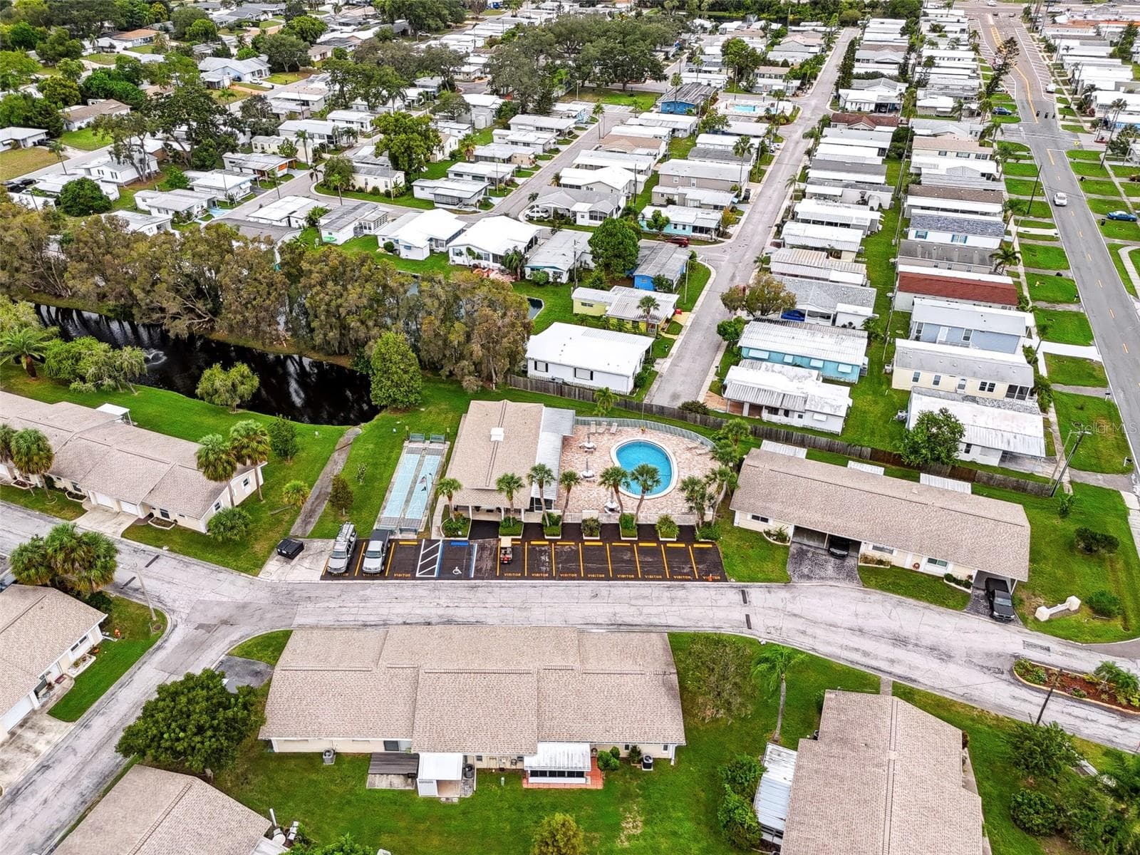 Villa at 852 OXFORD CT, DUNEDIN, photo 33 of 37
