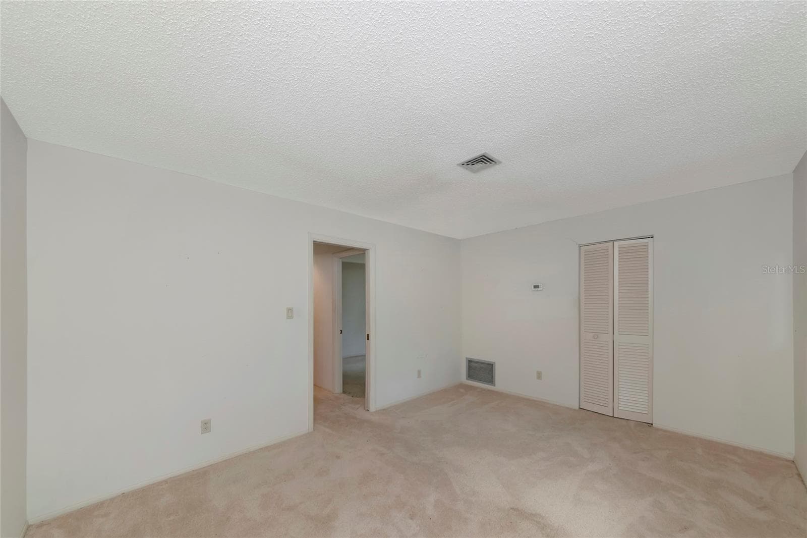 Split Plan for the two Guest Bedrooms. This one has a Walk-In Closet - 4781 STONE RIDGE TRL, SARASOTA