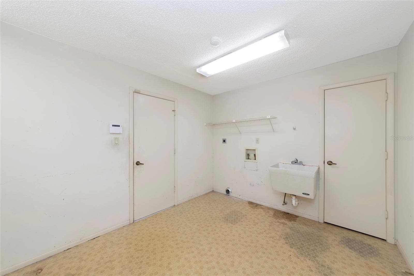 Spacious Inside Laundry Room - 4781 STONE RIDGE TRL, SARASOTA