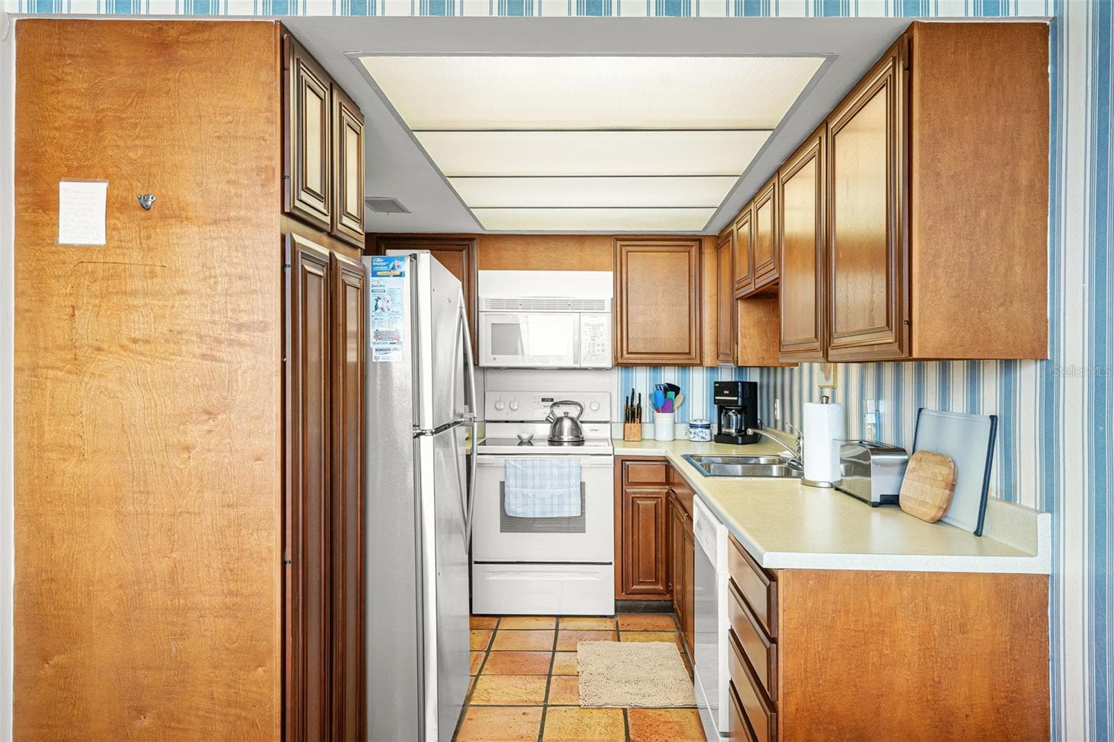 Condominium at 9425 BLIND PASS RD #1006, ST PETE BEACH, photo 19 of 58