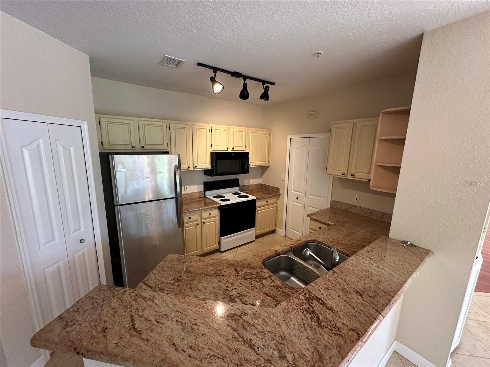 Condominium at 1408 LAKE SHADOW CIR #1102, MAITLAND, photo 6 of 18