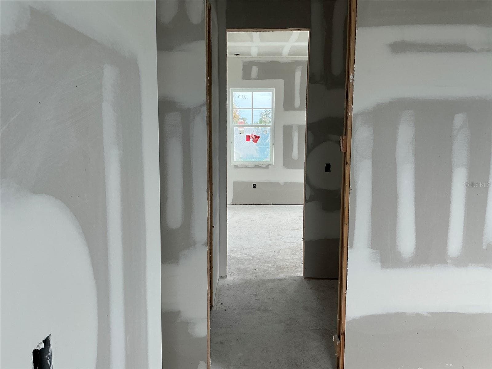 Bedroom view going into shared bath - 2829 4TH AVE N, ST PETERSBURG