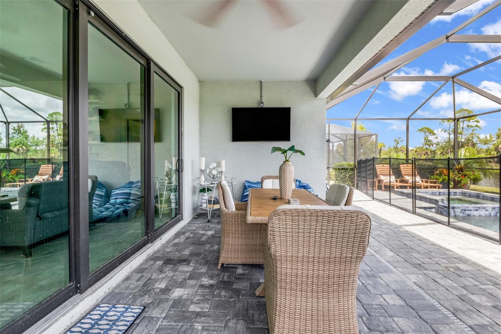 Single Family Residence at 17400 LUMINOUS AVE, VENICE, photo 48 of 70